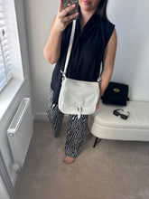 Load image into Gallery viewer, ANNABELLE Zebra Trouser - White