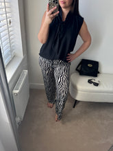 Load image into Gallery viewer, ANNABELLE Zebra Trouser - White