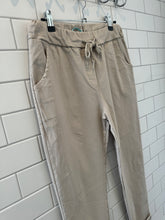 Load image into Gallery viewer, MAGIC Smooth Trousers - Cream