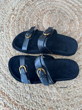 Load image into Gallery viewer, CELINA Sandals - Black