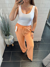 Load image into Gallery viewer, CLARA Crinkle Floaty Trouser - Peach
