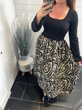 Load image into Gallery viewer, PORTO Long Sleeve Dress - Zebra