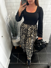 Load image into Gallery viewer, PORTO Long Sleeve Dress - Zebra