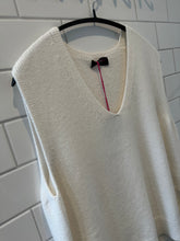 Load image into Gallery viewer, VALERIE Jumper Vest- Warm White