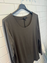 Load image into Gallery viewer, BASIC Plain Long Sleeve Top - 4 Colours