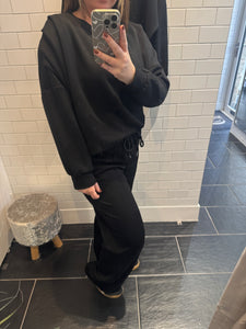 PIPPA Pleated Sleeve Sweatershirt - Black