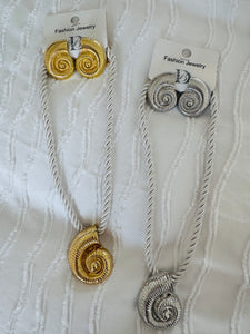SHELL Chunky Necklace &  Earring Set (2 Colours)