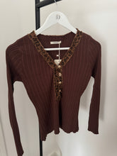 Load image into Gallery viewer, REBECCA V Leopard Ribbed Top
