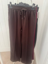 Load image into Gallery viewer, JEN Wideleg Joggers - 3 Colours
