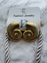 Load image into Gallery viewer, SHELL Chunky Necklace &amp;  Earring Set (2 Colours)
