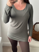 Load image into Gallery viewer, BASIC Plain Long Sleeve Top - 4 Colours
