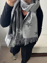 Load image into Gallery viewer, STARLIGHT Cashmere Scarf - Grey
