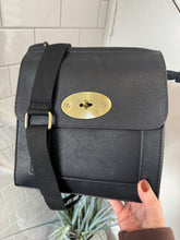 Load image into Gallery viewer, CORA Small Crossover Flap Bag - Black
