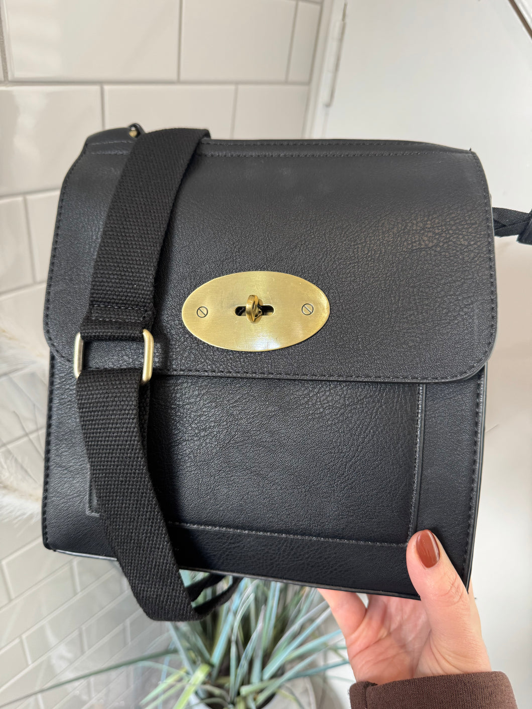 CORA Small Crossover Flap Bag - Black