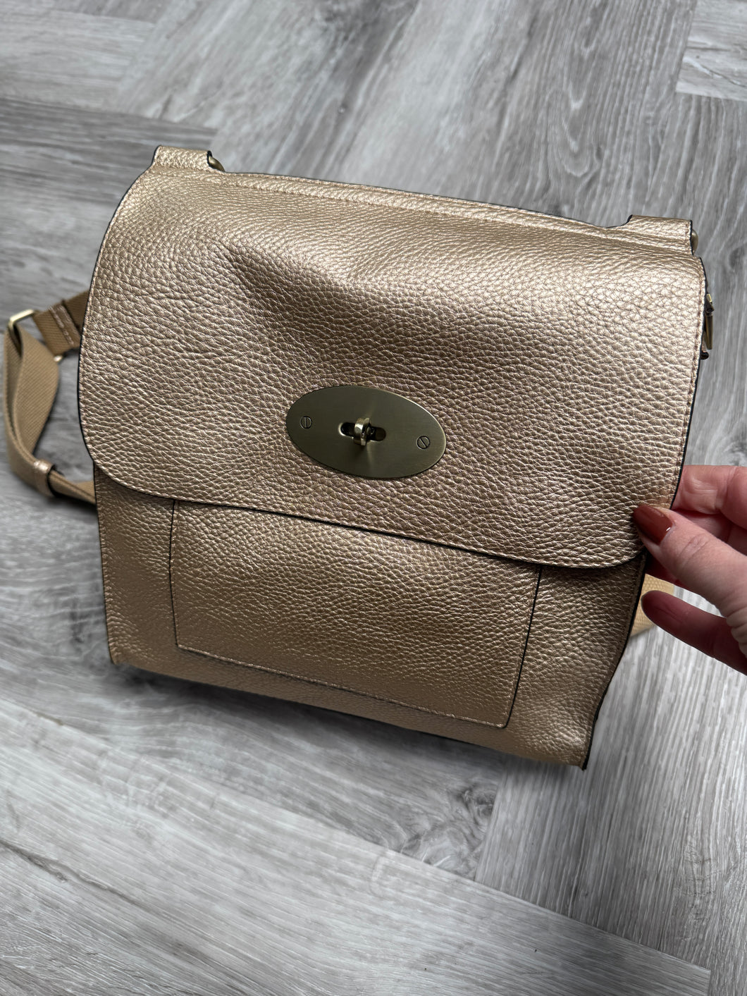 CORA Midsize Crossover Flap Bag - Gold