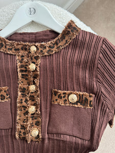 REBECCA V Leopard Ribbed S/S Top