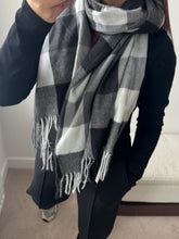 Load image into Gallery viewer, CHECKED Cashmere Scarf - Grey
