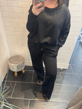 Load image into Gallery viewer, PIPPA Pleated Sleeve Sweatershirt - Black

