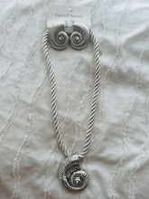 Load image into Gallery viewer, SHELL Chunky Necklace &amp;  Earring Set (2 Colours)
